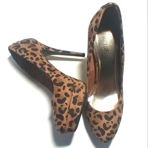 NWOB SZ. 8.5 Jennifer Lopez Heels